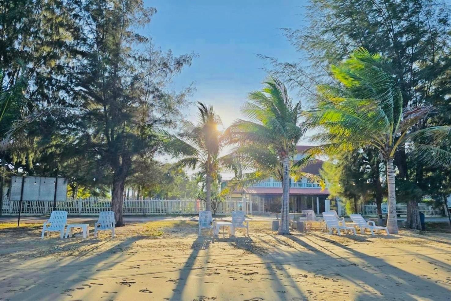 Baan Golden Resort & Residences Szamroijot Kültér fotó